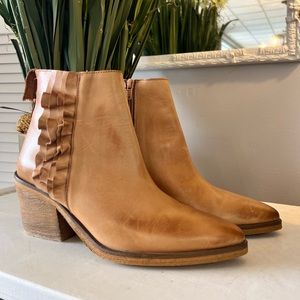 Mala Vita ruffled ankle boots